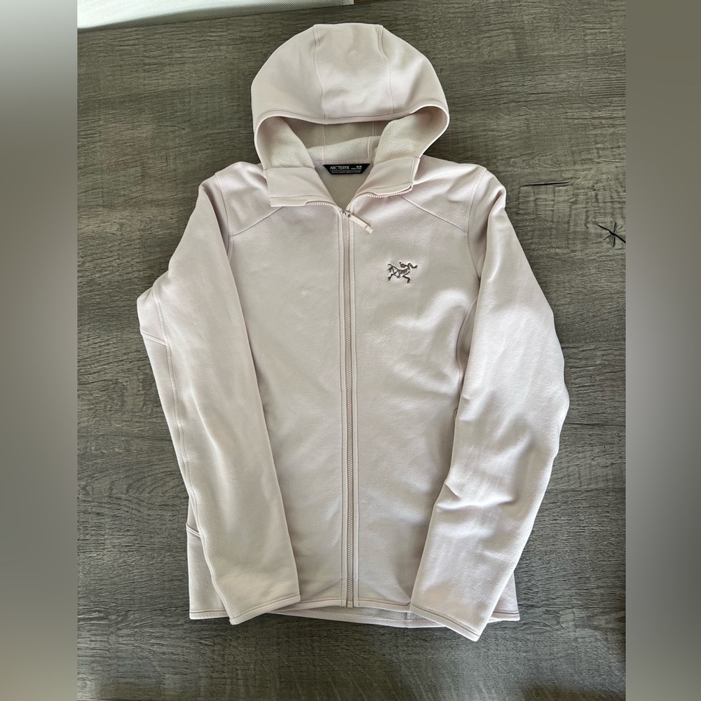 arcteryx womens kyanite AR hoody (size M, color desert salt)
